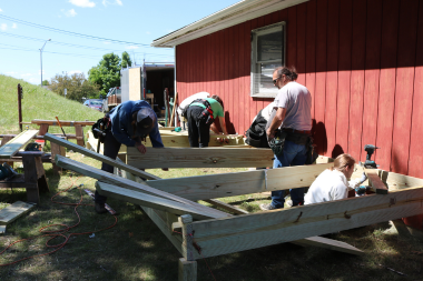 Trailblazers build a deck during Newport Trailblazers.