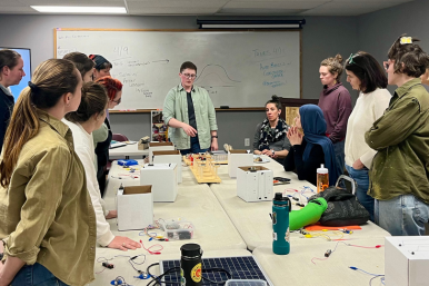 Amber works with Trailblazers using the VEEP solar kits.